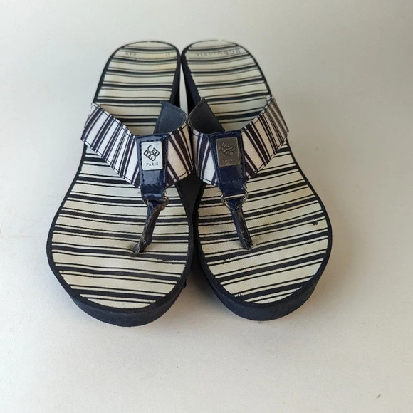 BCBG Paris Sager Wedge Flip Flops - 9 - Picture 4 of 6